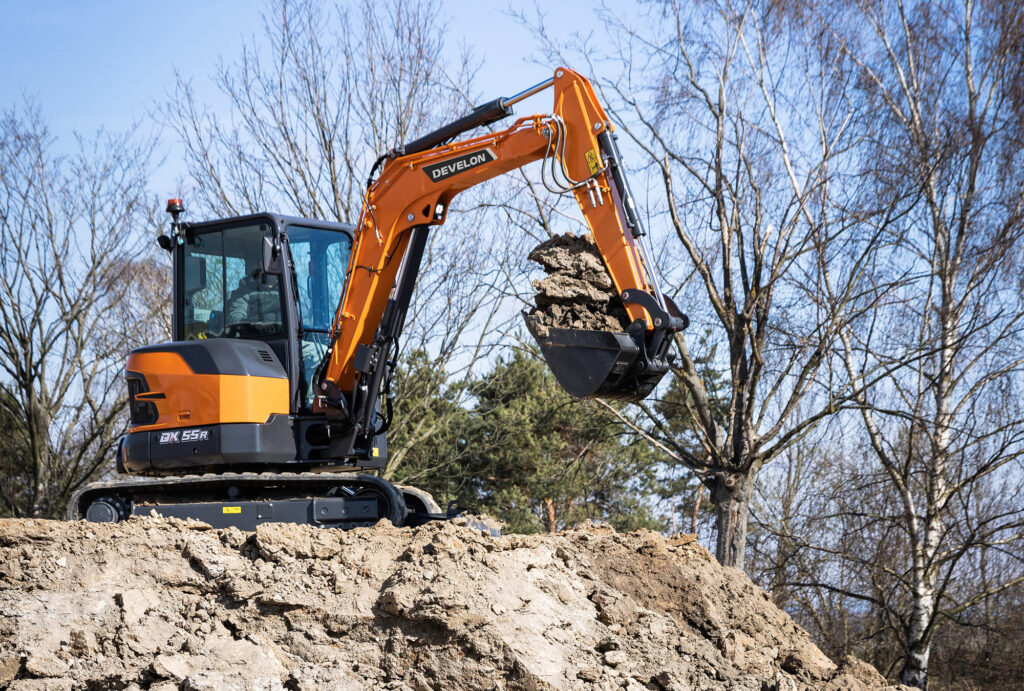 Develon-Minibagger-DX55R-7-00