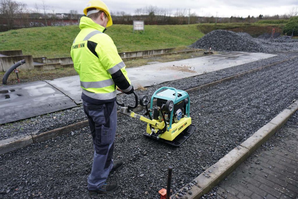 UBM-Ammann-Ruettelplatten_apr_3060-00