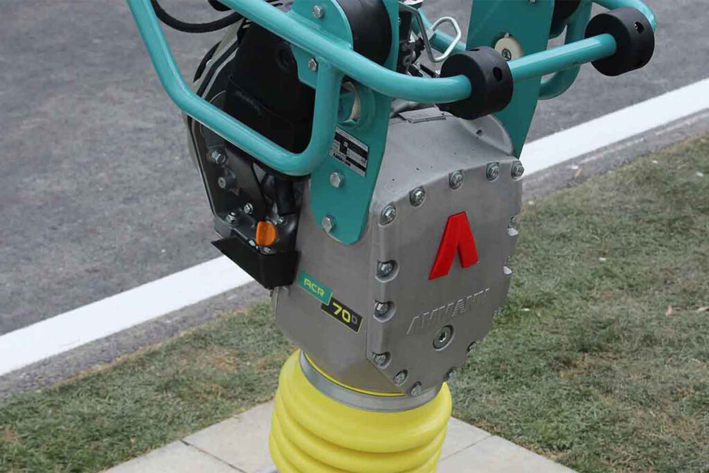 UBM-Ammann-Stampfer_acr_70_d-00
