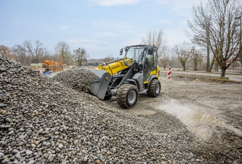 Kramers Radlader 5045 hat ein Betriebsgewicht von ca. 2.600 kg.