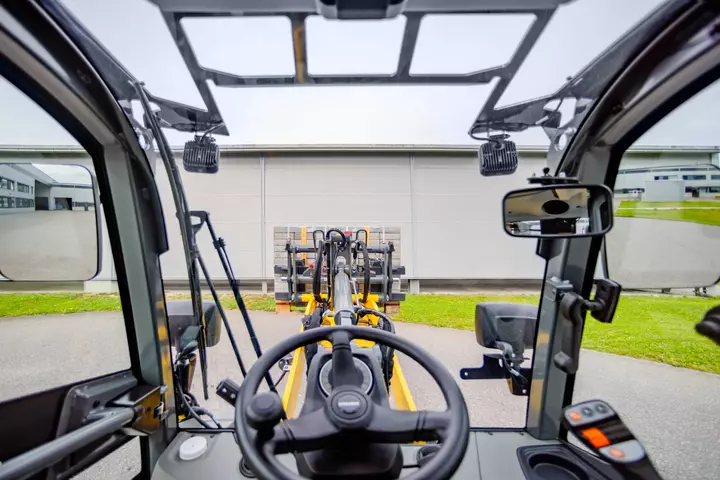 Der Radlader 5045 hat eine 360° Rundumsicht.