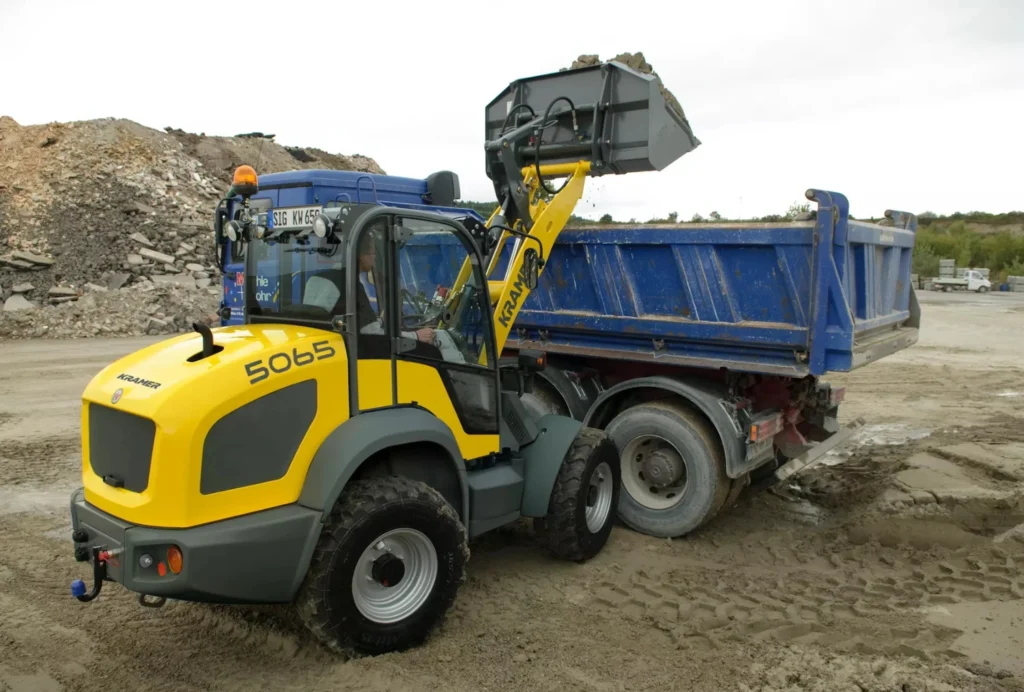 Der Radlader 5065 von Kramer hat ein Schaufelvolumen von 0,65 m³ bis 1,1 m³.