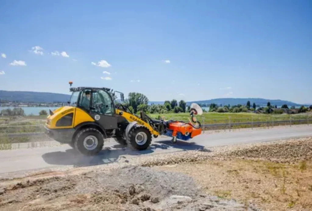 Der Radlader 5085 kann eine eine Maximalgeschwindigkeit von 30 km/h erreichen.
