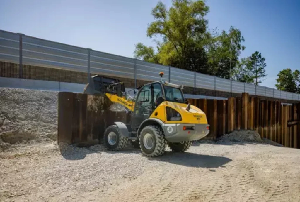 Kramers Radlader 5085 hat eine max. Hubkraft von 42,9 kN.