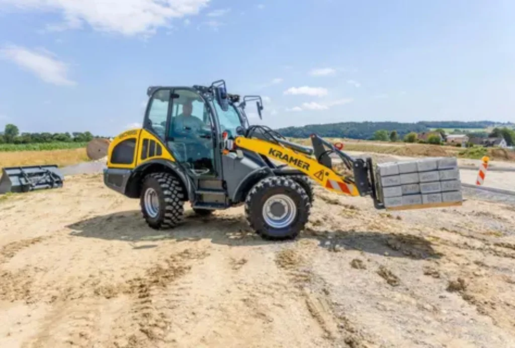 Kramer Radlader 8085 am Transportieren