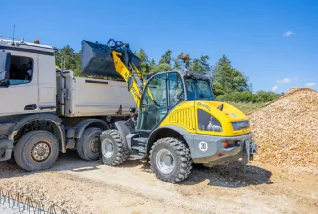 Kramer Radlader 8115 in der Anwendung