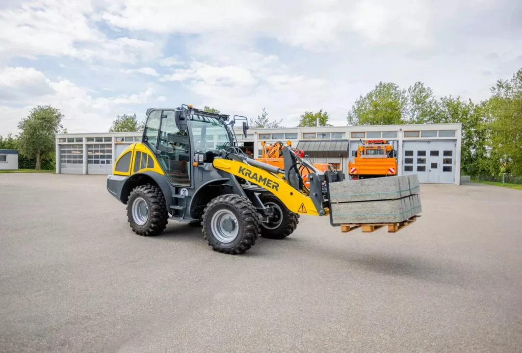 Kramer Radlader 8115 am Tragen