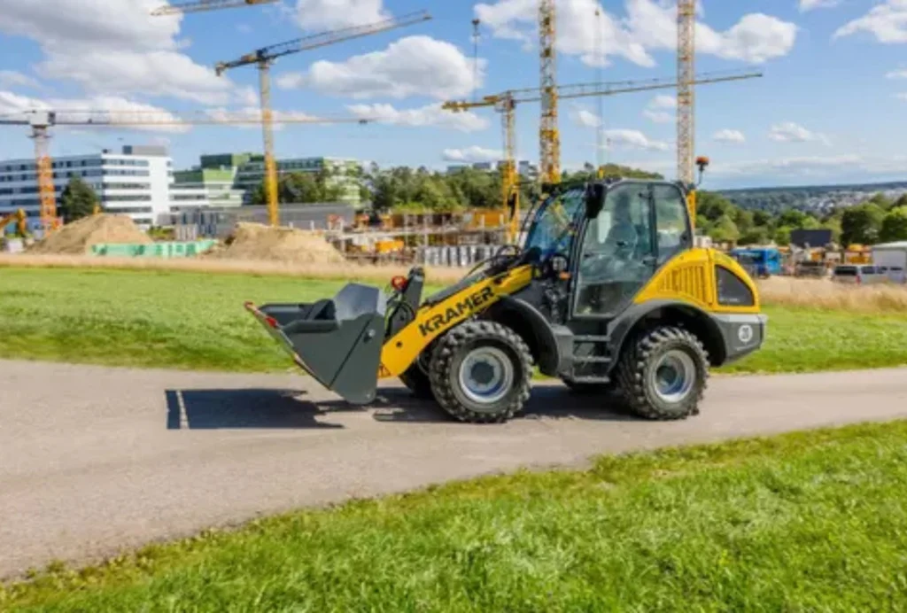 Kramer Radlader 8115 am Fahren