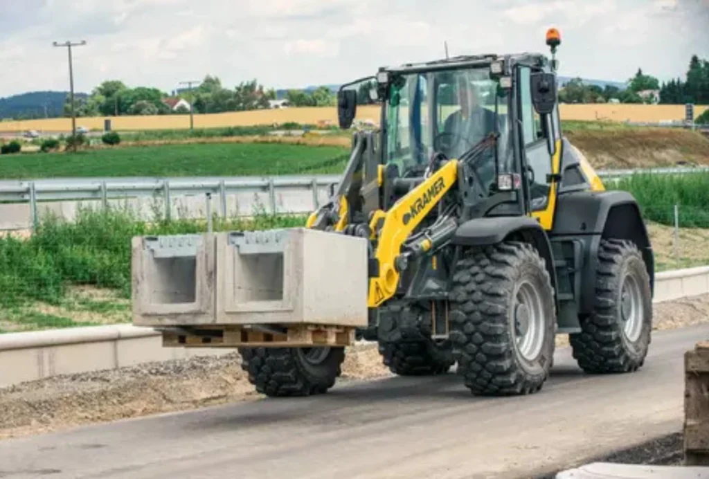 Kramer Radlader 8155 in der Anwendung