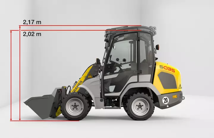 Der Radlader 5040 von Kramer hat eine Niedrigkabine für vollen Komfort trotz niedriger Bauhöhe.