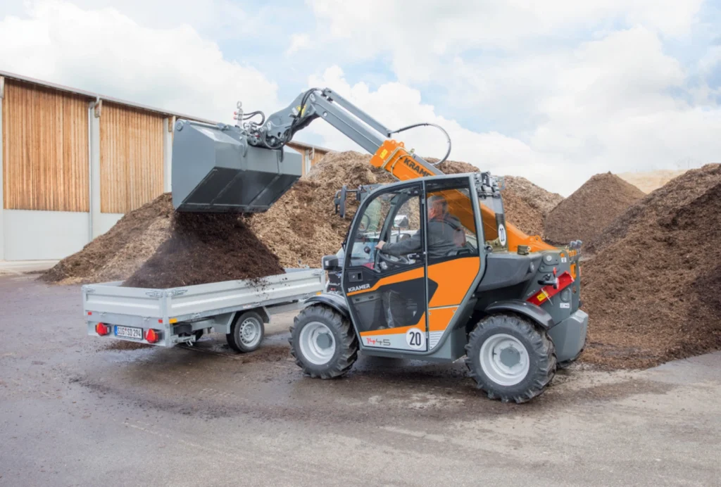 Der Teleskoplader 1445 von Kramer mit einem Hubraum 1.226 cm³.