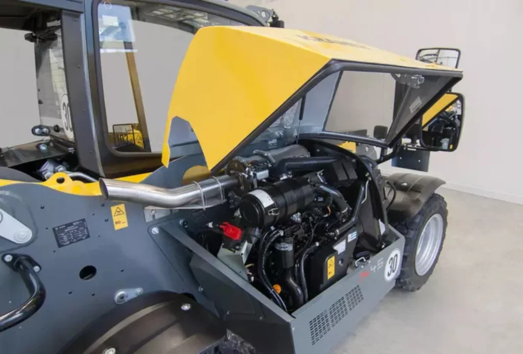 Der Telskoplader 1445 von Kramer hat einen Motor mit erhöhter Leistung.