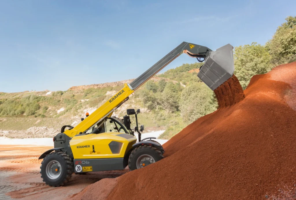 Teleskoplader 2706 von Kramer mit einem Schaufelvolumen von 0,85 m³.