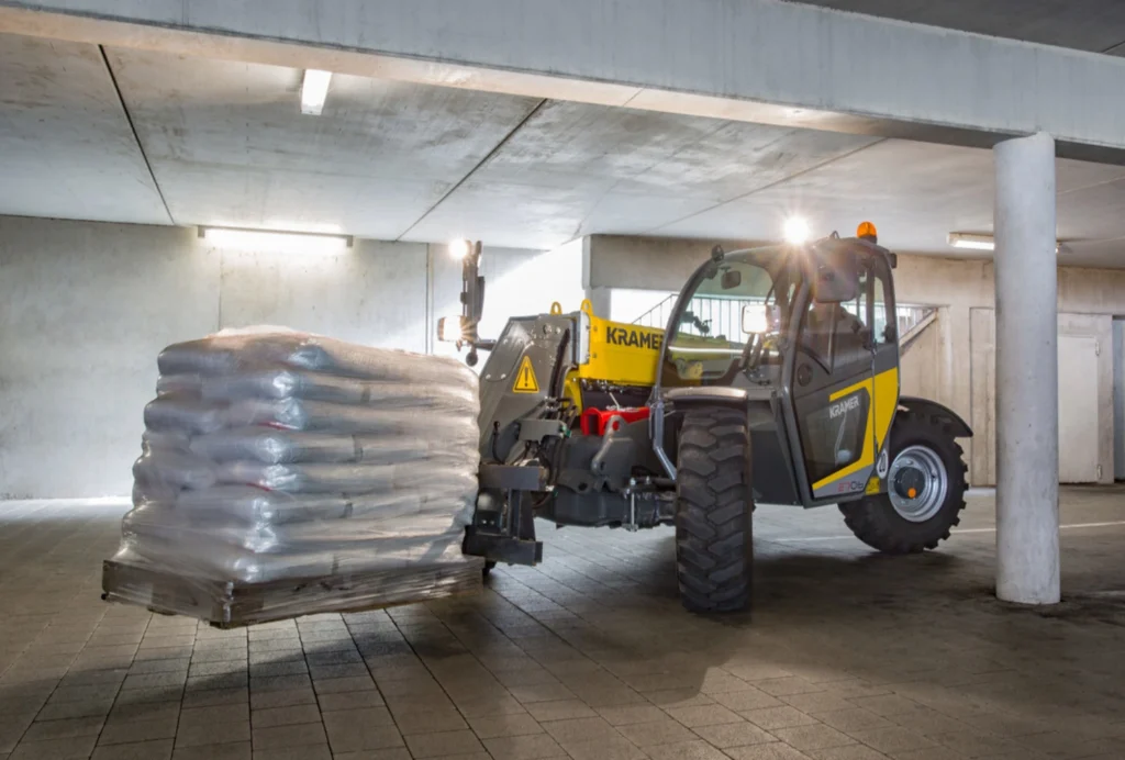 Kramers Teleskoplader 2706 mit einer Motorleistung von 55,4 kW.