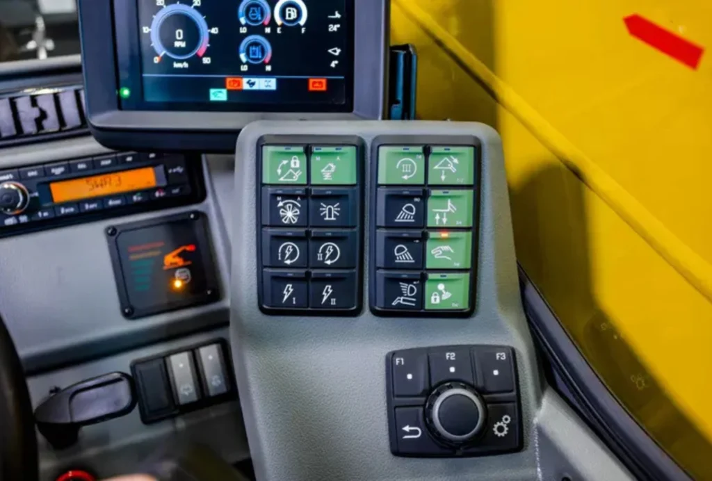 Kramers Teleskoplader 2706 mit einheitlicher Farbgebung für Hydraulik-, Elektrik-, Fahr- und Sicherheitsfunktionen.