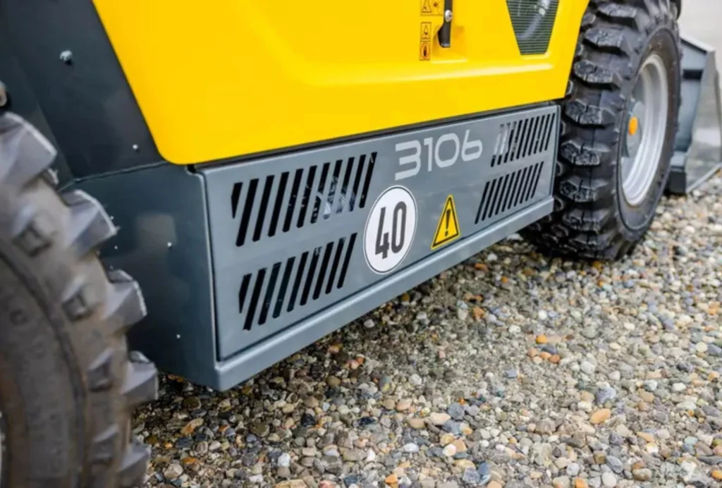 Der Teleskoplader 3106 von Kramer hat eine Fahrgeschwindigkeit von bis zu 40 km/h.