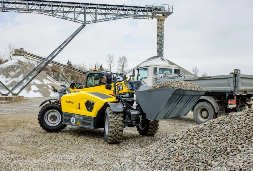 Der Teleskoplader 3106 hat eine Motorleistung von 82 kW.