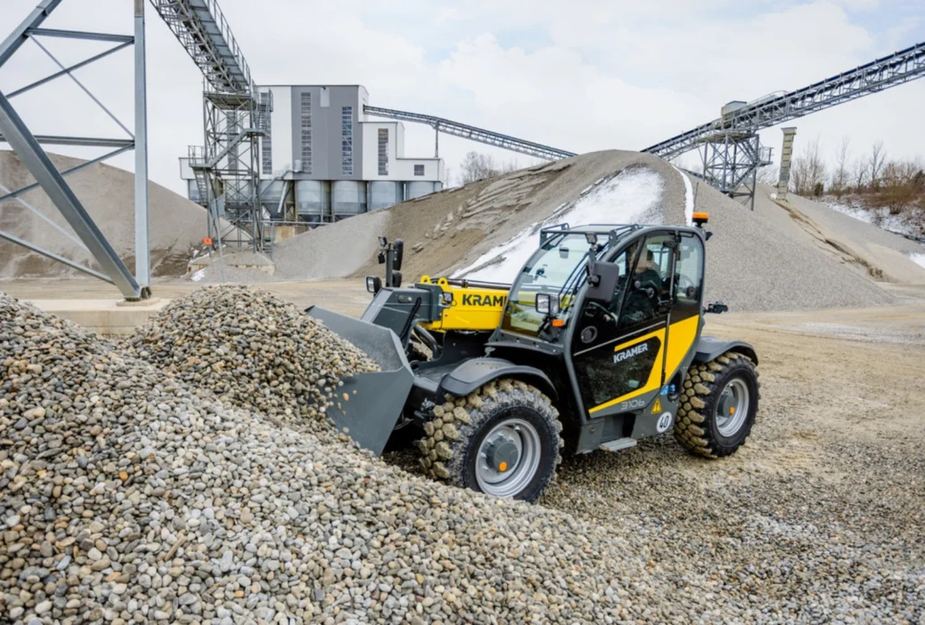 Teleskoplader 3106 von Kramer mit optionalem, integriertem, dynamischem Wiegesystem.