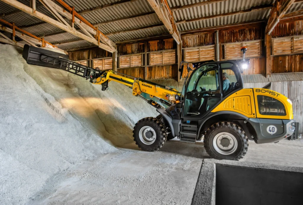Teleskopradlader 8095T von Kramer mit einer Motorleistung von 55,4 kW.