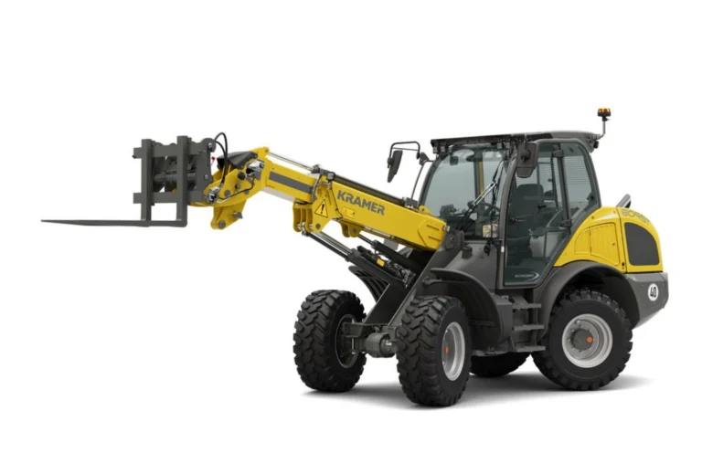 Kramers Teleskopradlader 8095T bei Ubauma.