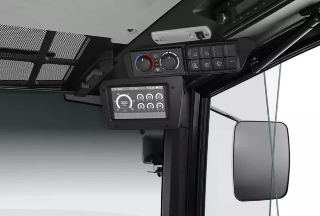 Kramers Teleskopradlader 8145T mit 7-Zoll-LCD Display.