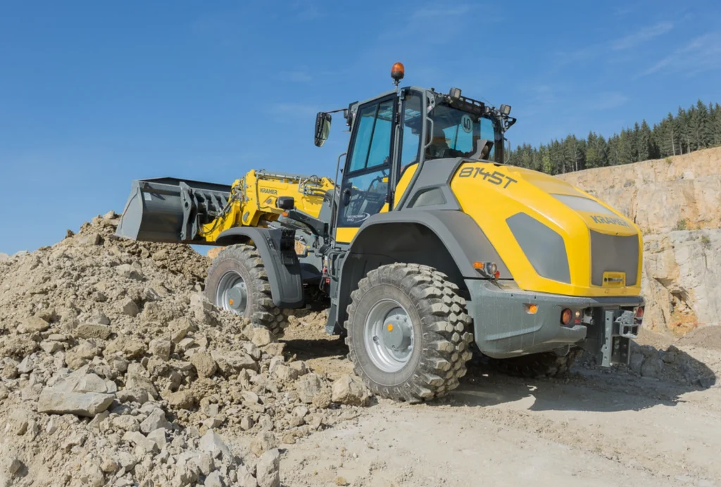 Der Teleskopradlader 8145T von Kramer hat eine Load-Sensing Hydraulik, die 150 l/min oder optional 180 l/min schnelle Arbeitszyklen ermöglicht.