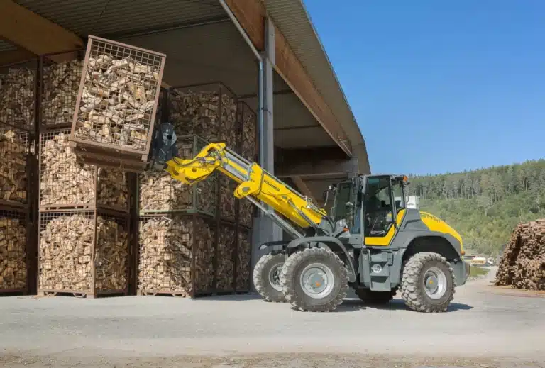 Teleskopradlader 5045T von Kramer mit Smart Attach und Smart Handling.